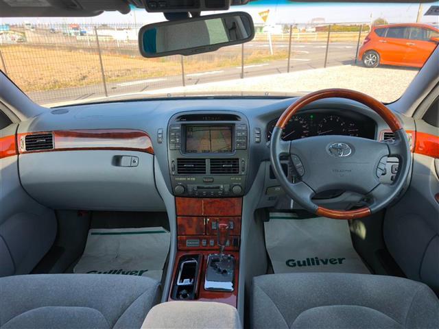 セルシオ Ｃ仕様　Ｆパッケージ　禁煙車　バックモニター　クルコン　ステアリング連動ＨＩＤヘッドランプ　オートライト　純正ＭＯＰナビ　オートエアコン　純正ＯＰ木目調／革巻きコンビステア　後席パワーシート／ヒーター　スマートキー（39枚目）