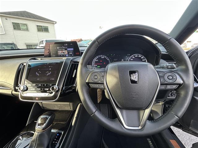 クラウンハイブリッド G-エグゼクティブ サンルーフ デジタルインナーミラー 全方位カメラ ブラインドスポットモニター トヨタセーフティーセンス 純正SDナビ DTV BT CD/DVD AM/FM USB AUX ドラレコ(3枚目)