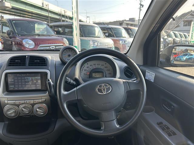 パッソ Ｘ　イロドリ　純正７インチＨＤＤナビ　ＦＭ　ＡＭ　ワンセグ　ＤＶＤ　バックカメラ　社外ドライブレコーダ　ＥＴＣ　フロアマット　サイドバイザー　キセノンライト　電格ミラー　リモコンキー　スペアキー　保証書　取扱説明書（3枚目）