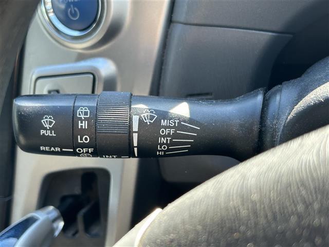 プリウスアルファ Ｓ　Ｌセレクション　ＫＥＮＷＯＯＤ７インチＳＤナビ　ＤＴＶ　ＢＴ　ＤＶＤ　ＦＭ　ＡＭ　バックカメラ　ビルトインＥＴＣ　ミラー型ドラレコ　ＬＥＤオートライト　ヘッドライトレベライザー　フォグランプ　スタッドレスタイヤ着用（7枚目）