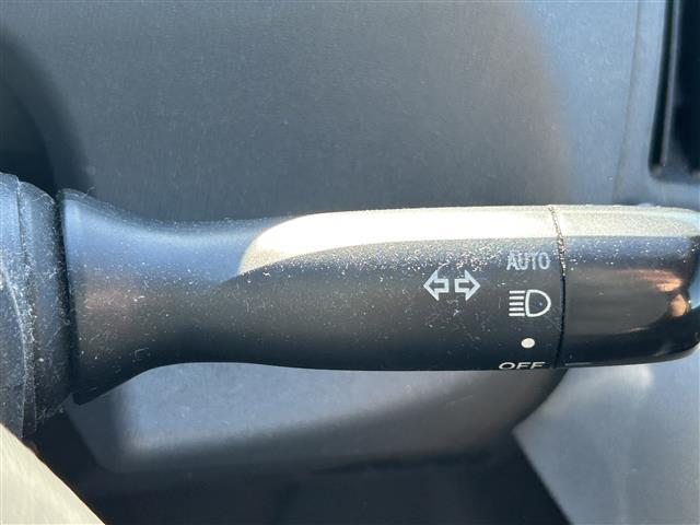 プリウスアルファ Ｓ　Ｌセレクション　ＫＥＮＷＯＯＤ７インチＳＤナビ　ＤＴＶ　ＢＴ　ＤＶＤ　ＦＭ　ＡＭ　バックカメラ　ビルトインＥＴＣ　ミラー型ドラレコ　ＬＥＤオートライト　ヘッドライトレベライザー　フォグランプ　スタッドレスタイヤ着用（8枚目）