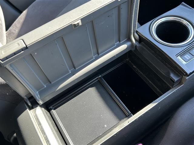 プリウスアルファ Ｓ　Ｌセレクション　ＫＥＮＷＯＯＤ７インチＳＤナビ　ＤＴＶ　ＢＴ　ＤＶＤ　ＦＭ　ＡＭ　バックカメラ　ビルトインＥＴＣ　ミラー型ドラレコ　ＬＥＤオートライト　ヘッドライトレベライザー　フォグランプ　スタッドレスタイヤ着用（17枚目）