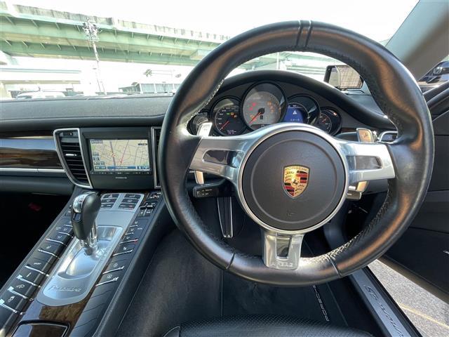 パナメーラ ４Ｓ　ワンオーナー　サンルーフ　ＢＯＳＥサウンド　ナビ　ＴＶ　ＢＴ　バックカメラ　ＥＴＣ　純正１９インチＡＷ　レザーシート　パワーシート　全席シートヒーター　　クルコン　ＬＥＤヘッドライト　スペアキー（4枚目）