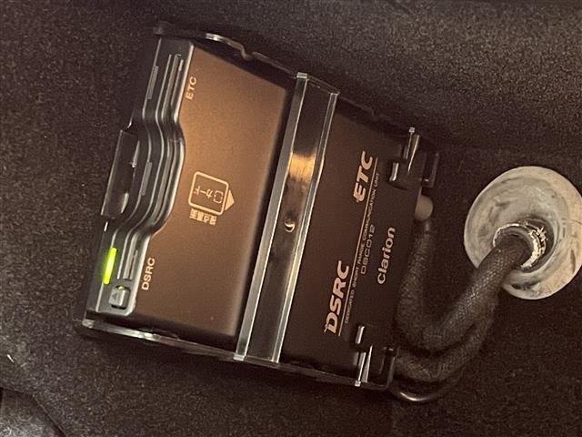 パナメーラ ４Ｓ　ワンオーナー　サンルーフ　ＢＯＳＥサウンド　ナビ　ＴＶ　ＢＴ　バックカメラ　ＥＴＣ　純正１９インチＡＷ　レザーシート　パワーシート　全席シートヒーター　　クルコン　ＬＥＤヘッドライト　スペアキー（21枚目）