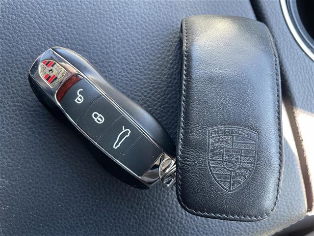 パナメーラ ４Ｓ　ワンオーナー　サンルーフ　ＢＯＳＥサウンド　ナビ　ＴＶ　ＢＴ　バックカメラ　ＥＴＣ　純正１９インチＡＷ　レザーシート　パワーシート　全席シートヒーター　　クルコン　ＬＥＤヘッドライト　スペアキー（41枚目）