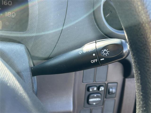 パッソ X クツロギ ☆ミュージックサーバー AM/FM CD☆純正フロアマット☆ヘッドライトレベライザー☆ドラレコ前方☆電動格納ミラー☆布シート☆ベンチシート☆保証書/説明書(5枚目)