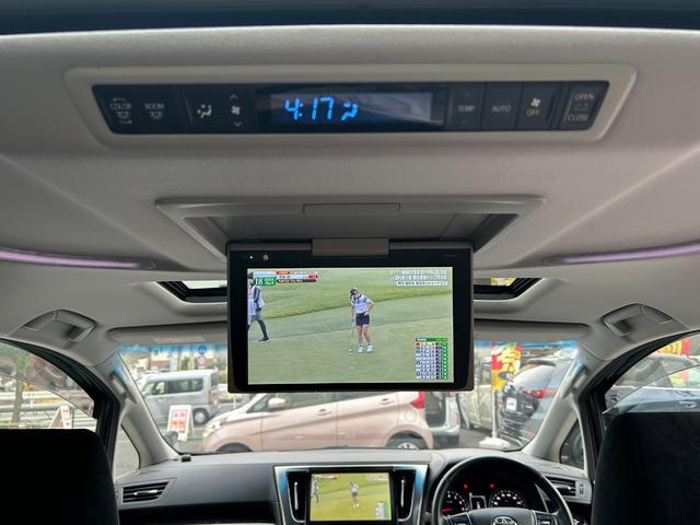 アルファード ２．５Ｓ　ツインムーンルーフ／ＴＲＤフルエアロ／純正ナビ／フルセグＴＶ／ＤＶＤ／ＣＤ／Ｂｌｕｅｔｏｏｔｈ／バックカメラ／リアシートエンターテインメント／デジタルインナーミラー／プリクラッシュセーフティ（7枚目）