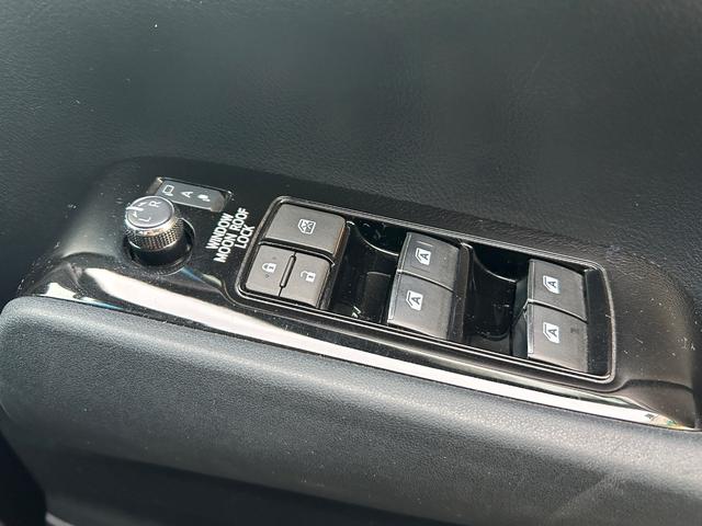 アルファード ２．５Ｓ　ツインムーンルーフ／ＴＲＤフルエアロ／純正ナビ／フルセグＴＶ／ＤＶＤ／ＣＤ／Ｂｌｕｅｔｏｏｔｈ／バックカメラ／リアシートエンターテインメント／デジタルインナーミラー／プリクラッシュセーフティ（25枚目）