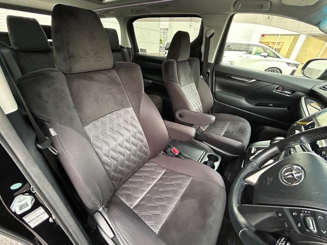 アルファード ２．５Ｓ　ツインムーンルーフ／ＴＲＤフルエアロ／純正ナビ／フルセグＴＶ／ＤＶＤ／ＣＤ／Ｂｌｕｅｔｏｏｔｈ／バックカメラ／リアシートエンターテインメント／デジタルインナーミラー／プリクラッシュセーフティ（27枚目）