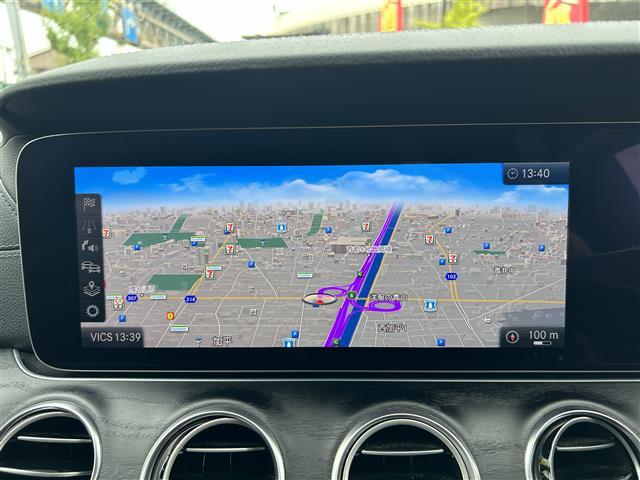 Ｅクラスステーションワゴン Ｅ２００　ステーションワゴン　アバンギャルドスポーツ　レザーパッケージ／レーダーセーフティパッケージ／ナッパ革シート／エアバランスパッケージ／Ｂｕｒｍｅｓｔｅｒサラウンドサウンドシステム／純正ＨＤＤナビ／３６０度カメラシステムアクティブ（5枚目）