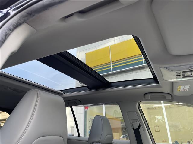 RAV4 ハイブリッドG ワンオーナー/純正メモリナビ(NSZT-Y68T)/フルセグTV/AM/FM/CD/DVD/Bluetooth//4WD/MT付AT/レーントレーシングアシスト/プリクラッシュセーフティ(2枚目)