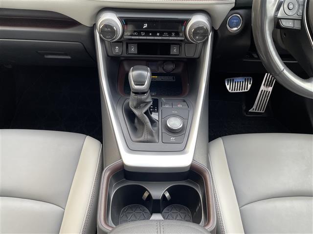 RAV4 ハイブリッドG ワンオーナー/純正メモリナビ(NSZT-Y68T)/フルセグTV/AM/FM/CD/DVD/Bluetooth//4WD/MT付AT/レーントレーシングアシスト/プリクラッシュセーフティ(15枚目)