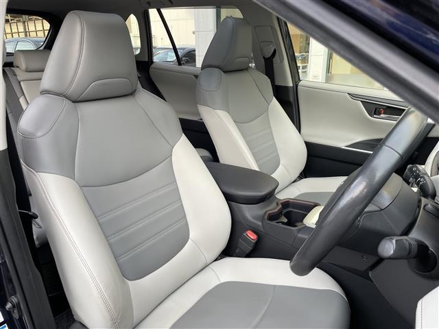 RAV4 ハイブリッドG ワンオーナー/純正メモリナビ(NSZT-Y68T)/フルセグTV/AM/FM/CD/DVD/Bluetooth//4WD/MT付AT/レーントレーシングアシスト/プリクラッシュセーフティ(19枚目)