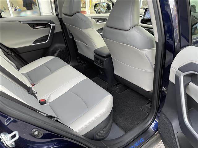 RAV4 ハイブリッドG ワンオーナー/純正メモリナビ(NSZT-Y68T)/フルセグTV/AM/FM/CD/DVD/Bluetooth//4WD/MT付AT/レーントレーシングアシスト/プリクラッシュセーフティ(23枚目)