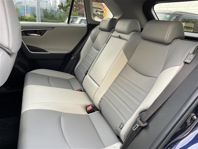 RAV4 ハイブリッドG ワンオーナー/純正メモリナビ(NSZT-Y68T)/フルセグTV/AM/FM/CD/DVD/Bluetooth//4WD/MT付AT/レーントレーシングアシスト/プリクラッシュセーフティ(27枚目)
