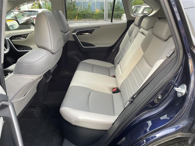 RAV4 ハイブリッドG ワンオーナー/純正メモリナビ(NSZT-Y68T)/フルセグTV/AM/FM/CD/DVD/Bluetooth//4WD/MT付AT/レーントレーシングアシスト/プリクラッシュセーフティ(28枚目)