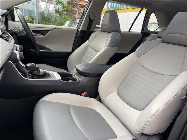RAV4 ハイブリッドG ワンオーナー/純正メモリナビ(NSZT-Y68T)/フルセグTV/AM/FM/CD/DVD/Bluetooth//4WD/MT付AT/レーントレーシングアシスト/プリクラッシュセーフティ(30枚目)