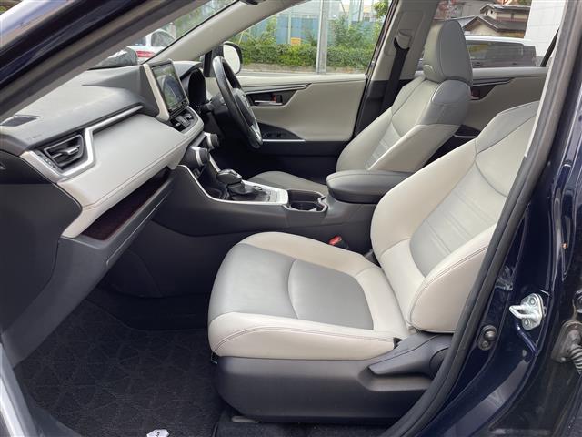 RAV4 ハイブリッドG ワンオーナー/純正メモリナビ(NSZT-Y68T)/フルセグTV/AM/FM/CD/DVD/Bluetooth//4WD/MT付AT/レーントレーシングアシスト/プリクラッシュセーフティ(31枚目)