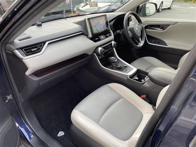 RAV4 ハイブリッドG ワンオーナー/純正メモリナビ(NSZT-Y68T)/フルセグTV/AM/FM/CD/DVD/Bluetooth//4WD/MT付AT/レーントレーシングアシスト/プリクラッシュセーフティ(32枚目)