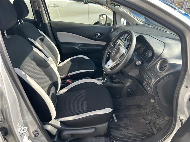 ノート X DIG-S 純正メモリーナビ/フルセグTV/DVD/CD/Bluetooth/FM/AM/インテリジェントエマージェンシーブレーキ/車線逸脱警報/アイドリングストップ/ETC/プッシュスタート(19枚目)