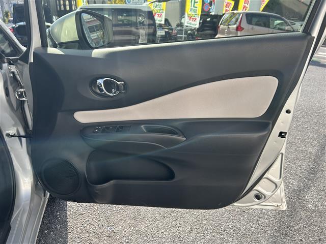 ノート X DIG-S 純正メモリーナビ/フルセグTV/DVD/CD/Bluetooth/FM/AM/インテリジェントエマージェンシーブレーキ/車線逸脱警報/アイドリングストップ/ETC/プッシュスタート(21枚目)