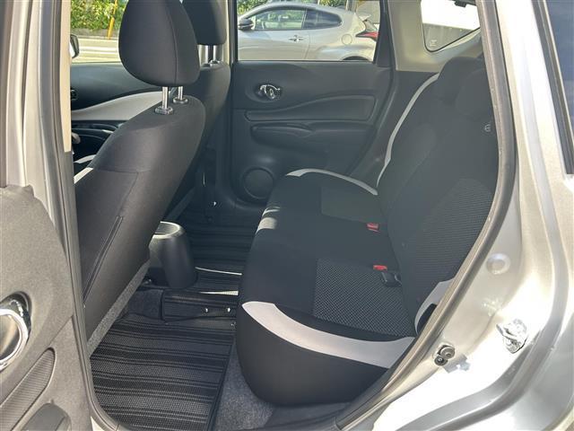 ノート X DIG-S 純正メモリーナビ/フルセグTV/DVD/CD/Bluetooth/FM/AM/インテリジェントエマージェンシーブレーキ/車線逸脱警報/アイドリングストップ/ETC/プッシュスタート(30枚目)