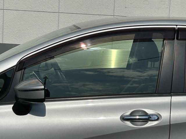 ノート X DIG-S 純正メモリーナビ/フルセグTV/DVD/CD/Bluetooth/FM/AM/インテリジェントエマージェンシーブレーキ/車線逸脱警報/アイドリングストップ/ETC/プッシュスタート(47枚目)