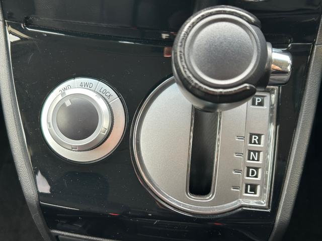 デリカD:5 D パワーパッケージ 社外ビックXナビ/DVD/CD/Bluetooth/バックカメラ/社外フリップダウンモニター/両側パワースライドドア/クルーズコントロール/シートヒーター/HIDヘッドライト/フォグランプ(13枚目)