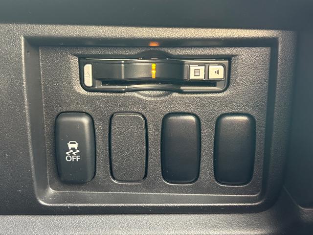 デリカD:5 D パワーパッケージ 社外ビックXナビ/DVD/CD/Bluetooth/バックカメラ/社外フリップダウンモニター/両側パワースライドドア/クルーズコントロール/シートヒーター/HIDヘッドライト/フォグランプ(14枚目)