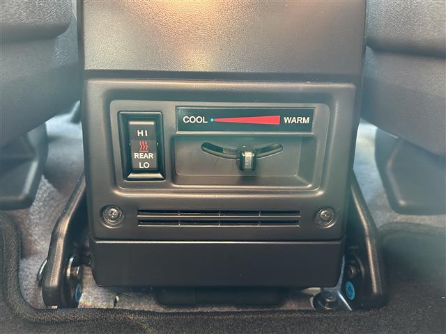 ランドクルーザー70 AX ワンオーナー/純正SDナビ/CD/DVD/FM・AM/Bluetooth/フルセグTV/バックカメラ/ETC2.0/ドライブレコーダー前後/プリクラッシュセーフティ/LDA/RSA/純正16AW/(18枚目)