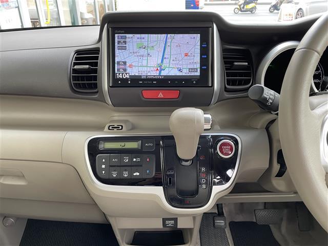 Ｎ－ＢＯＸ Ｇ・ターボＬパッケージ　ワンオーナー　純正ＳＤナビ　フルセグＴＶ／ＣＤ／ＤＶＤ／Ｂｌｕｅｔｏｏｔｈ／ＡＭ・ＦＭ／ＵＳＢ　クルーズコントロール　ビルトインＥＴＣ　アイドリングストップ　横滑り防止装置　ステアリングスイッチ（5枚目）