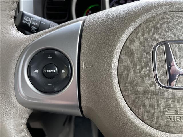 Ｎ－ＢＯＸ Ｇ・ターボＬパッケージ　ワンオーナー　純正ＳＤナビ　フルセグＴＶ／ＣＤ／ＤＶＤ／Ｂｌｕｅｔｏｏｔｈ／ＡＭ・ＦＭ／ＵＳＢ　クルーズコントロール　ビルトインＥＴＣ　アイドリングストップ　横滑り防止装置　ステアリングスイッチ（12枚目）