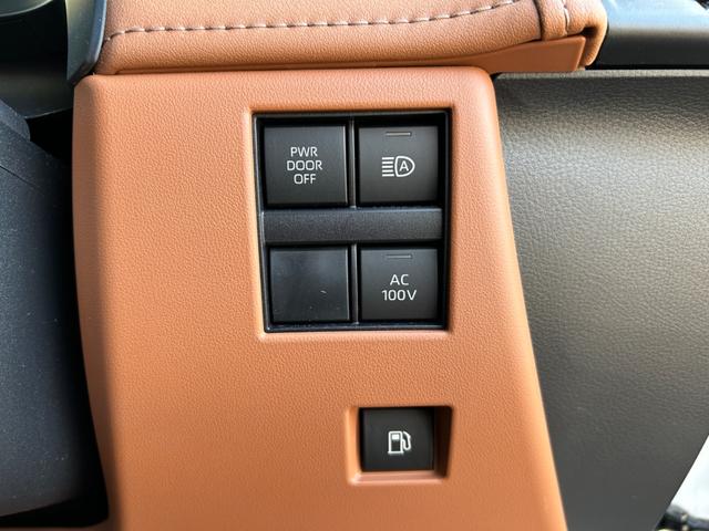 ヴェルファイアハイブリッド Z プレミア ワンオーナー/ユニバーサルステップ/デジタルインナーミラー/サンセットブラウンプレミアムナッパ革シート/13.2型有機EL後席ディスプレイ/左右独立ムーンルーフ/プリクラッシュセーフティ(9枚目)