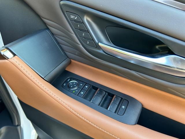 ヴェルファイアハイブリッド Z プレミア ワンオーナー/ユニバーサルステップ/デジタルインナーミラー/サンセットブラウンプレミアムナッパ革シート/13.2型有機EL後席ディスプレイ/左右独立ムーンルーフ/プリクラッシュセーフティ(19枚目)