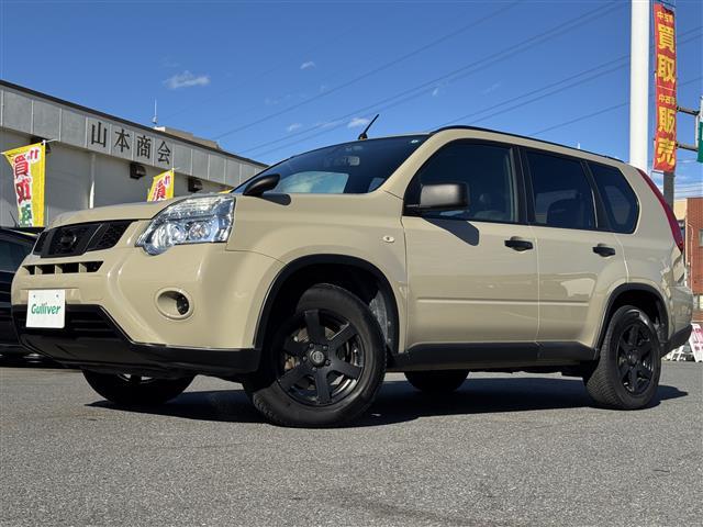 エクストレイル ２０Ｘ　全塗装ベージュ　社外ディスプレイオーディオ　ＣａｒＰｌａｙ／Ｂｌｕｅｔｏｏｔｈ　バックカメラ　カプロンシート　シートヒーター　ＦＥＮＩＳＥ１６インチＡＷ　前後ドラレコ　スマートキー　ＥＴＣ（3枚目）