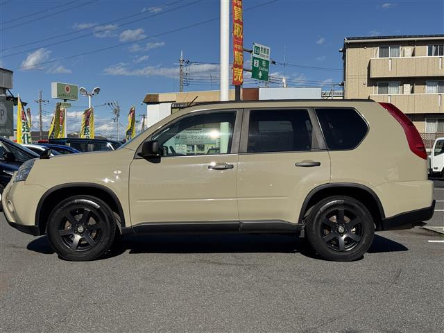 エクストレイル ２０Ｘ　全塗装ベージュ　社外ディスプレイオーディオ　ＣａｒＰｌａｙ／Ｂｌｕｅｔｏｏｔｈ　バックカメラ　カプロンシート　シートヒーター　ＦＥＮＩＳＥ１６インチＡＷ　前後ドラレコ　スマートキー　ＥＴＣ（4枚目）