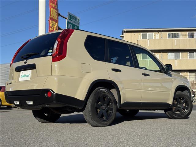 エクストレイル ２０Ｘ　全塗装ベージュ　社外ディスプレイオーディオ　ＣａｒＰｌａｙ／Ｂｌｕｅｔｏｏｔｈ　バックカメラ　カプロンシート　シートヒーター　ＦＥＮＩＳＥ１６インチＡＷ　前後ドラレコ　スマートキー　ＥＴＣ（6枚目）