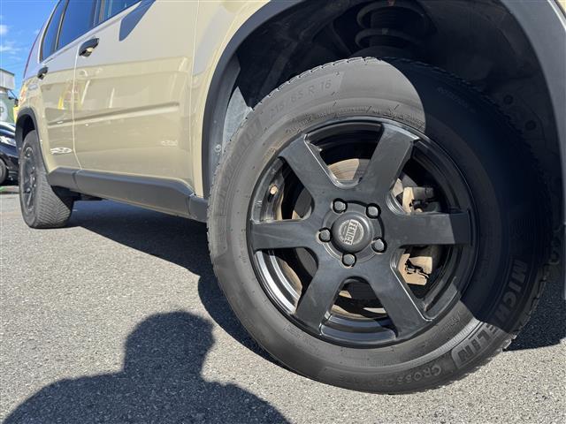 エクストレイル ２０Ｘ　全塗装ベージュ　社外ディスプレイオーディオ　ＣａｒＰｌａｙ／Ｂｌｕｅｔｏｏｔｈ　バックカメラ　カプロンシート　シートヒーター　ＦＥＮＩＳＥ１６インチＡＷ　前後ドラレコ　スマートキー　ＥＴＣ（9枚目）