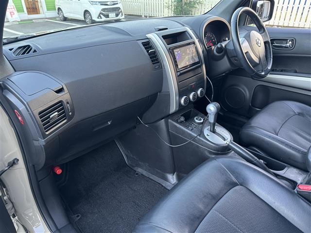 エクストレイル ２０Ｘ　全塗装ベージュ　社外ディスプレイオーディオ　ＣａｒＰｌａｙ／Ｂｌｕｅｔｏｏｔｈ　バックカメラ　カプロンシート　シートヒーター　ＦＥＮＩＳＥ１６インチＡＷ　前後ドラレコ　スマートキー　ＥＴＣ（31枚目）