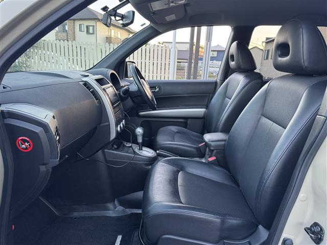エクストレイル ２０Ｘ　全塗装ベージュ　社外ディスプレイオーディオ　ＣａｒＰｌａｙ／Ｂｌｕｅｔｏｏｔｈ　バックカメラ　カプロンシート　シートヒーター　ＦＥＮＩＳＥ１６インチＡＷ　前後ドラレコ　スマートキー　ＥＴＣ（32枚目）