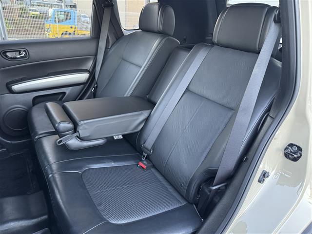 エクストレイル ２０Ｘ　全塗装ベージュ　社外ディスプレイオーディオ　ＣａｒＰｌａｙ／Ｂｌｕｅｔｏｏｔｈ　バックカメラ　カプロンシート　シートヒーター　ＦＥＮＩＳＥ１６インチＡＷ　前後ドラレコ　スマートキー　ＥＴＣ（37枚目）