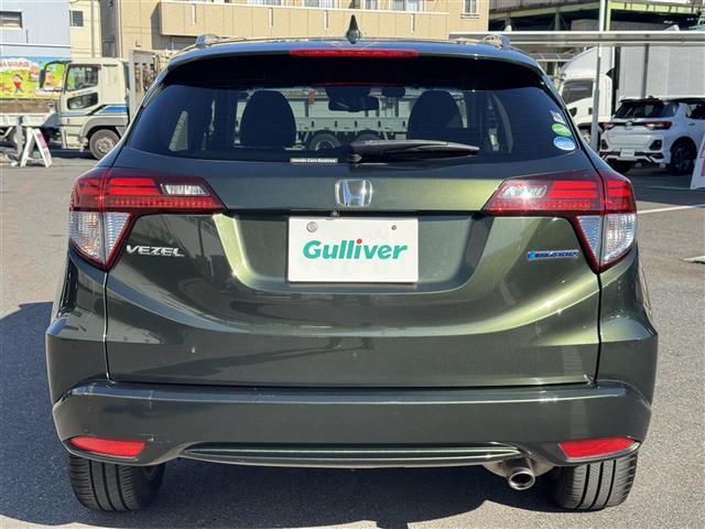 ヴェゼル ハイブリッドＺ　ワンオーナー　あんしんＰＫＧ　純正ナビ　ワンセグＴＶ　Ｂｌｕｅｔｏｏｔｈ　バックカメラ　ハーフレザーシート　シートヒーター　純正１７インチＡＷ　ＬＥＤライト　ＥＴＣ　スマートキー（7枚目）