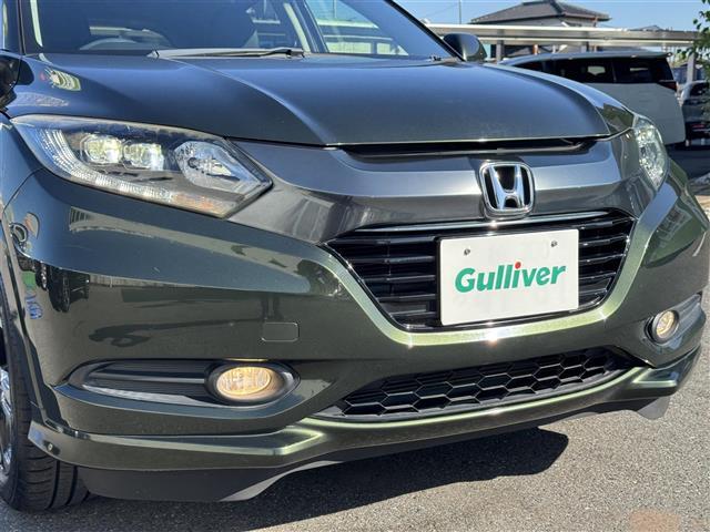 ヴェゼル ハイブリッドＺ　ワンオーナー　あんしんＰＫＧ　純正ナビ　ワンセグＴＶ　Ｂｌｕｅｔｏｏｔｈ　バックカメラ　ハーフレザーシート　シートヒーター　純正１７インチＡＷ　ＬＥＤライト　ＥＴＣ　スマートキー（8枚目）