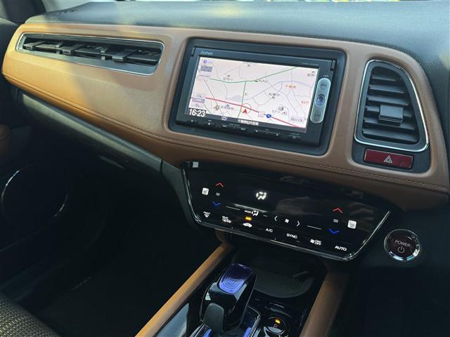 ヴェゼル ハイブリッドＺ　ワンオーナー　あんしんＰＫＧ　純正ナビ　ワンセグＴＶ　Ｂｌｕｅｔｏｏｔｈ　バックカメラ　ハーフレザーシート　シートヒーター　純正１７インチＡＷ　ＬＥＤライト　ＥＴＣ　スマートキー（17枚目）