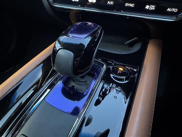 ヴェゼル ハイブリッドＺ　ワンオーナー　あんしんＰＫＧ　純正ナビ　ワンセグＴＶ　Ｂｌｕｅｔｏｏｔｈ　バックカメラ　ハーフレザーシート　シートヒーター　純正１７インチＡＷ　ＬＥＤライト　ＥＴＣ　スマートキー（20枚目）