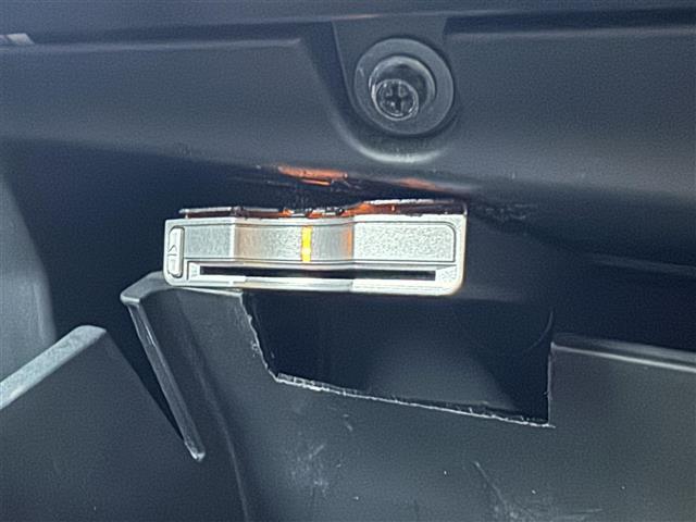 ヴェゼル ハイブリッドＺ　ワンオーナー　あんしんＰＫＧ　純正ナビ　ワンセグＴＶ　Ｂｌｕｅｔｏｏｔｈ　バックカメラ　ハーフレザーシート　シートヒーター　純正１７インチＡＷ　ＬＥＤライト　ＥＴＣ　スマートキー（25枚目）