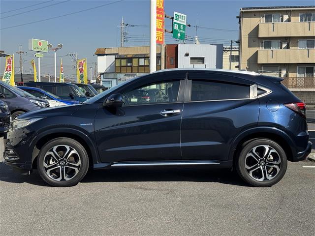 ヴェゼル ハイブリッドＺ・ホンダセンシング　ワンオーナー車　ホンダセンシング　衝突軽減ブレーキ　レーンキープ　レーダークルーズ　純正ナビ　フルセグＴＶ　Ｂｌｕｅｔｏｏｔｈ　バックカメラ　シートヒーター　前後ドラレコ　ＬＥＤライト　ＥＴＣ（4枚目）