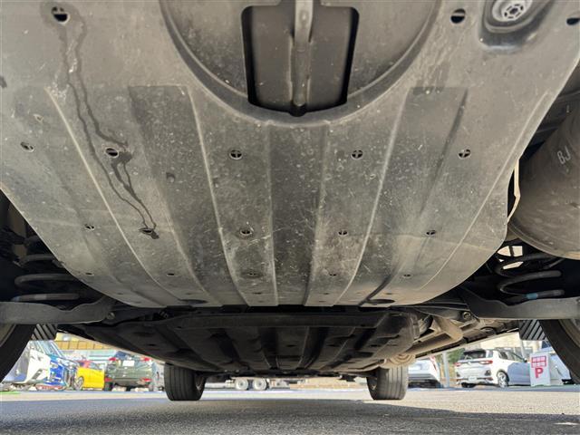 ヴェゼル ハイブリッドＺ・ホンダセンシング　ワンオーナー車　ホンダセンシング　衝突軽減ブレーキ　レーンキープ　レーダークルーズ　純正ナビ　フルセグＴＶ　Ｂｌｕｅｔｏｏｔｈ　バックカメラ　シートヒーター　前後ドラレコ　ＬＥＤライト　ＥＴＣ（10枚目）