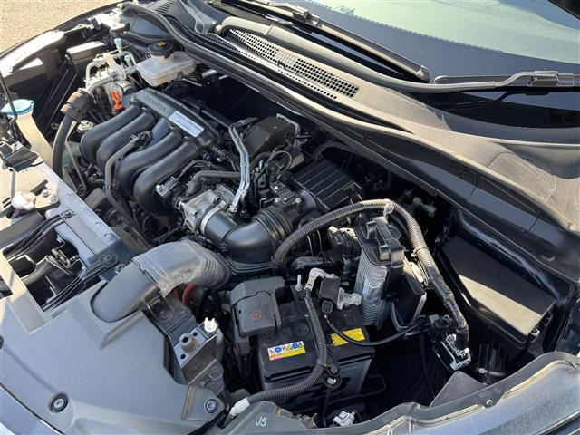 ヴェゼル ハイブリッドＺ・ホンダセンシング　ワンオーナー車　ホンダセンシング　衝突軽減ブレーキ　レーンキープ　レーダークルーズ　純正ナビ　フルセグＴＶ　Ｂｌｕｅｔｏｏｔｈ　バックカメラ　シートヒーター　前後ドラレコ　ＬＥＤライト　ＥＴＣ（11枚目）