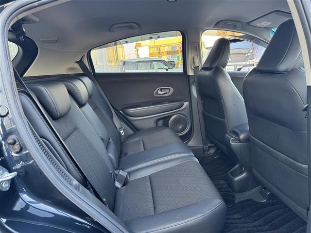 ヴェゼル ハイブリッドＺ・ホンダセンシング　ワンオーナー車　ホンダセンシング　衝突軽減ブレーキ　レーンキープ　レーダークルーズ　純正ナビ　フルセグＴＶ　Ｂｌｕｅｔｏｏｔｈ　バックカメラ　シートヒーター　前後ドラレコ　ＬＥＤライト　ＥＴＣ（32枚目）